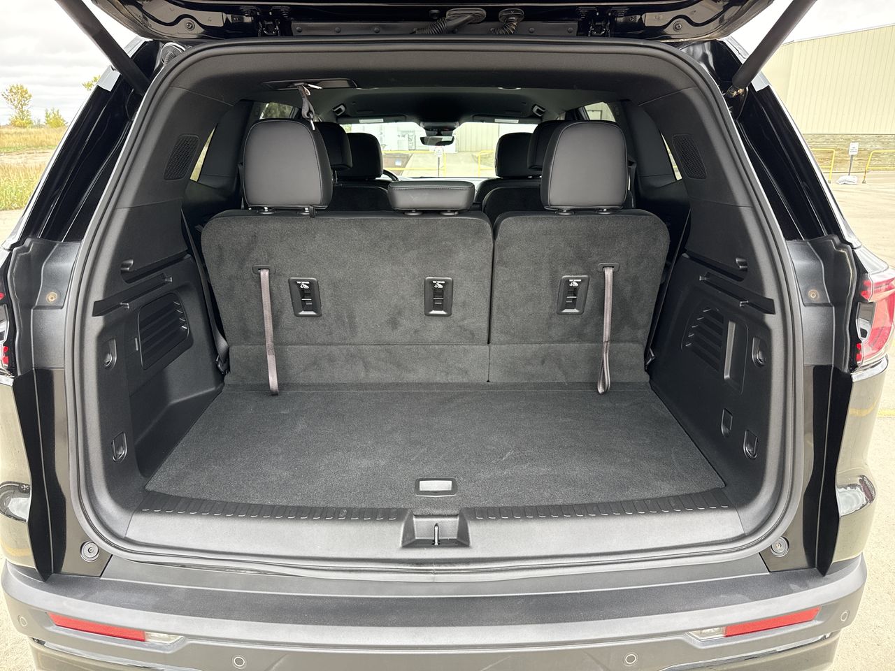 2025 GMC Acadia AT4