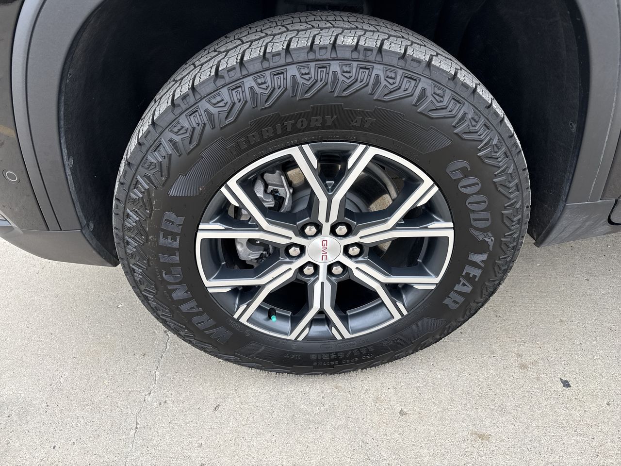 2025 GMC Acadia AT4