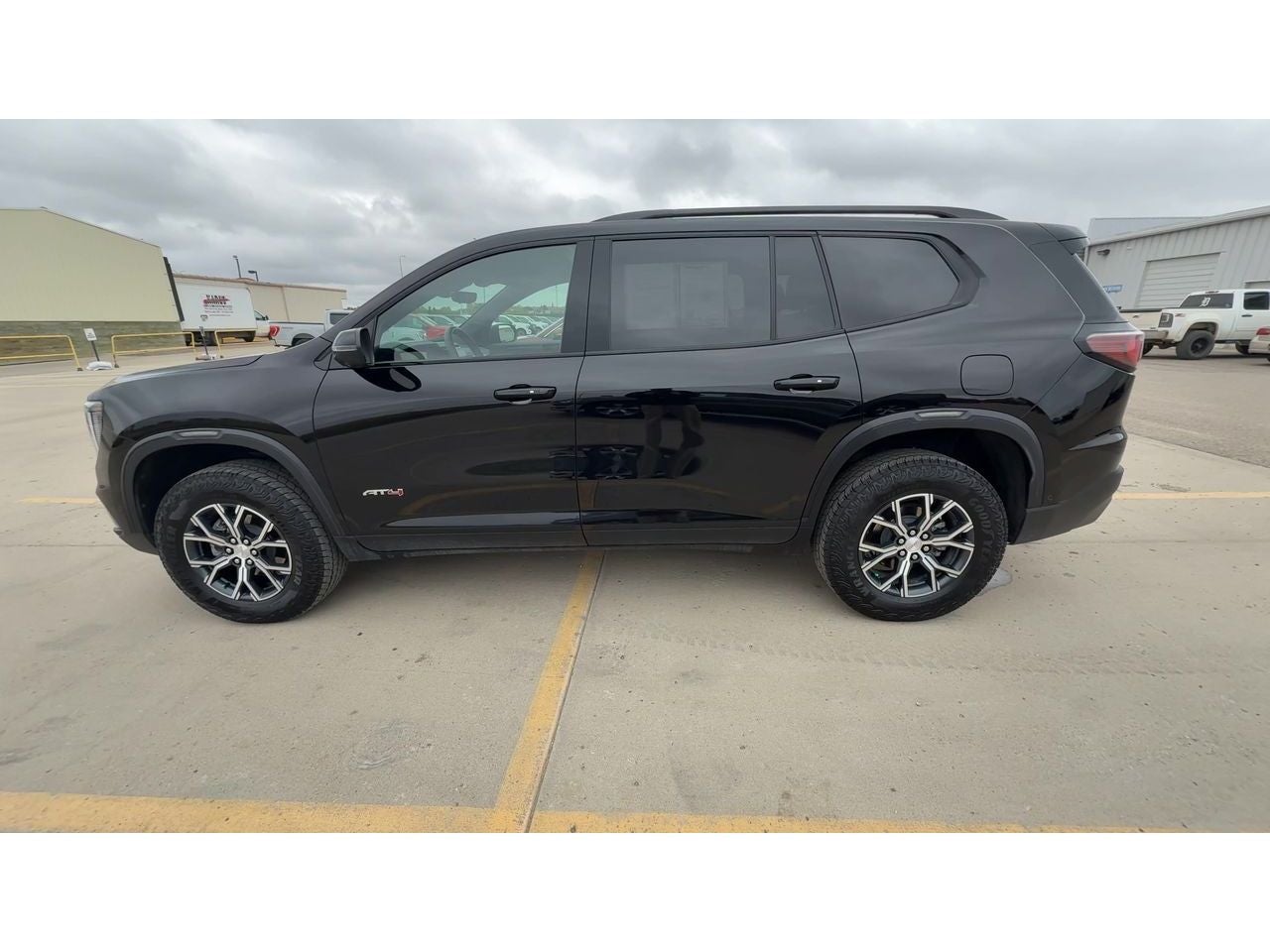 2025 GMC Acadia AT4