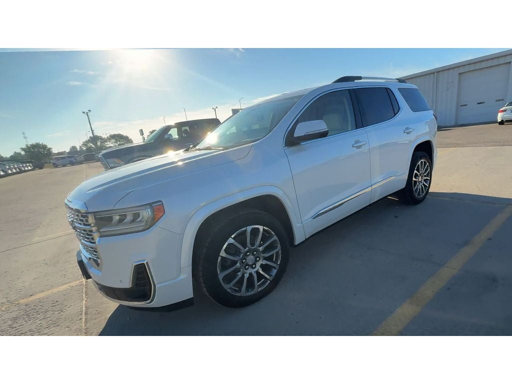 2023 GMC Acadia Denali