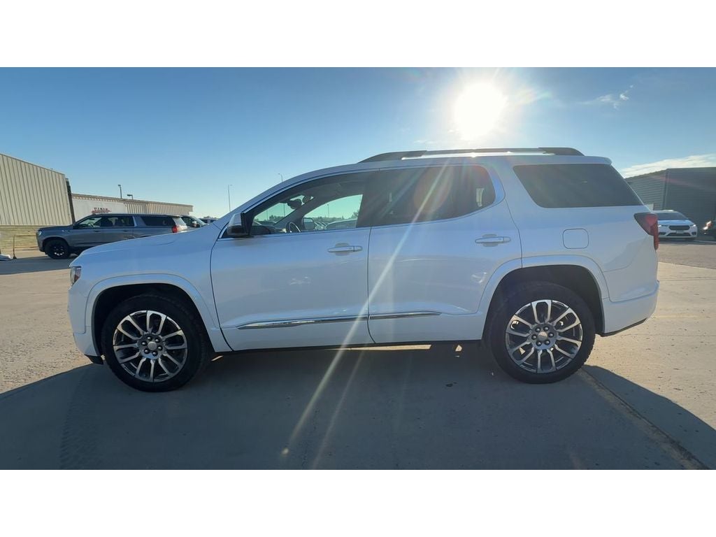 2023 GMC Acadia Denali