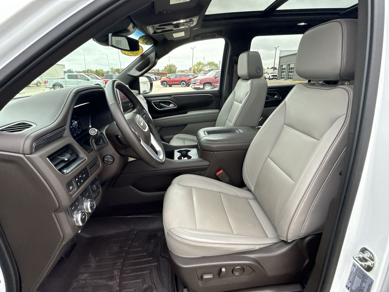 2023 GMC Yukon XL SLT