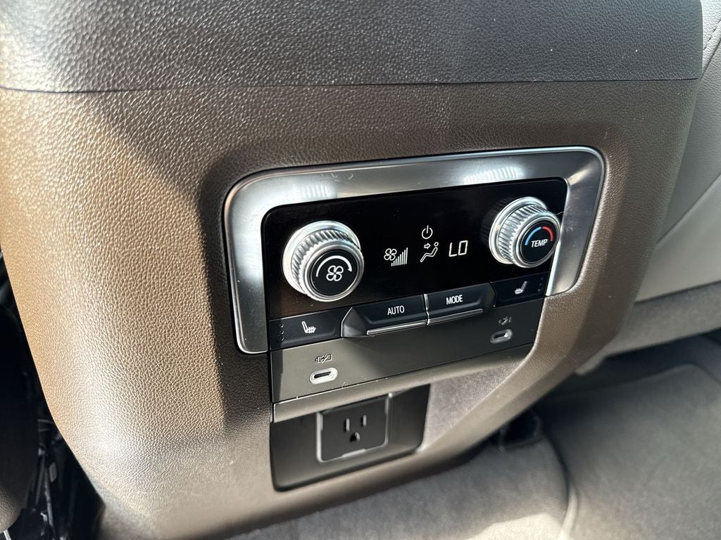 2022 GMC Yukon XL SLT